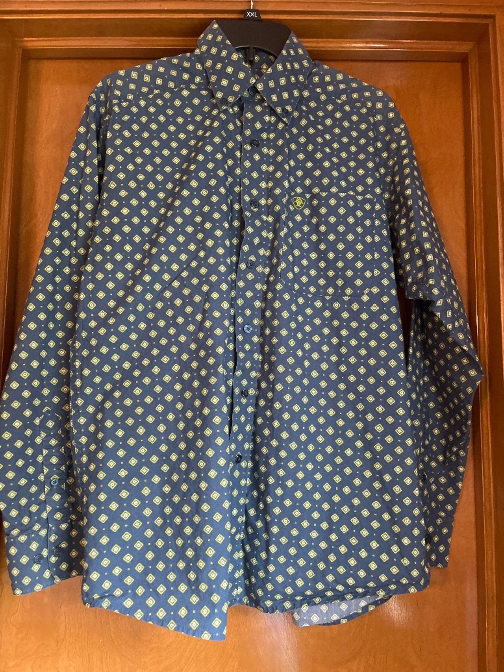 Mens Ariat button down size small